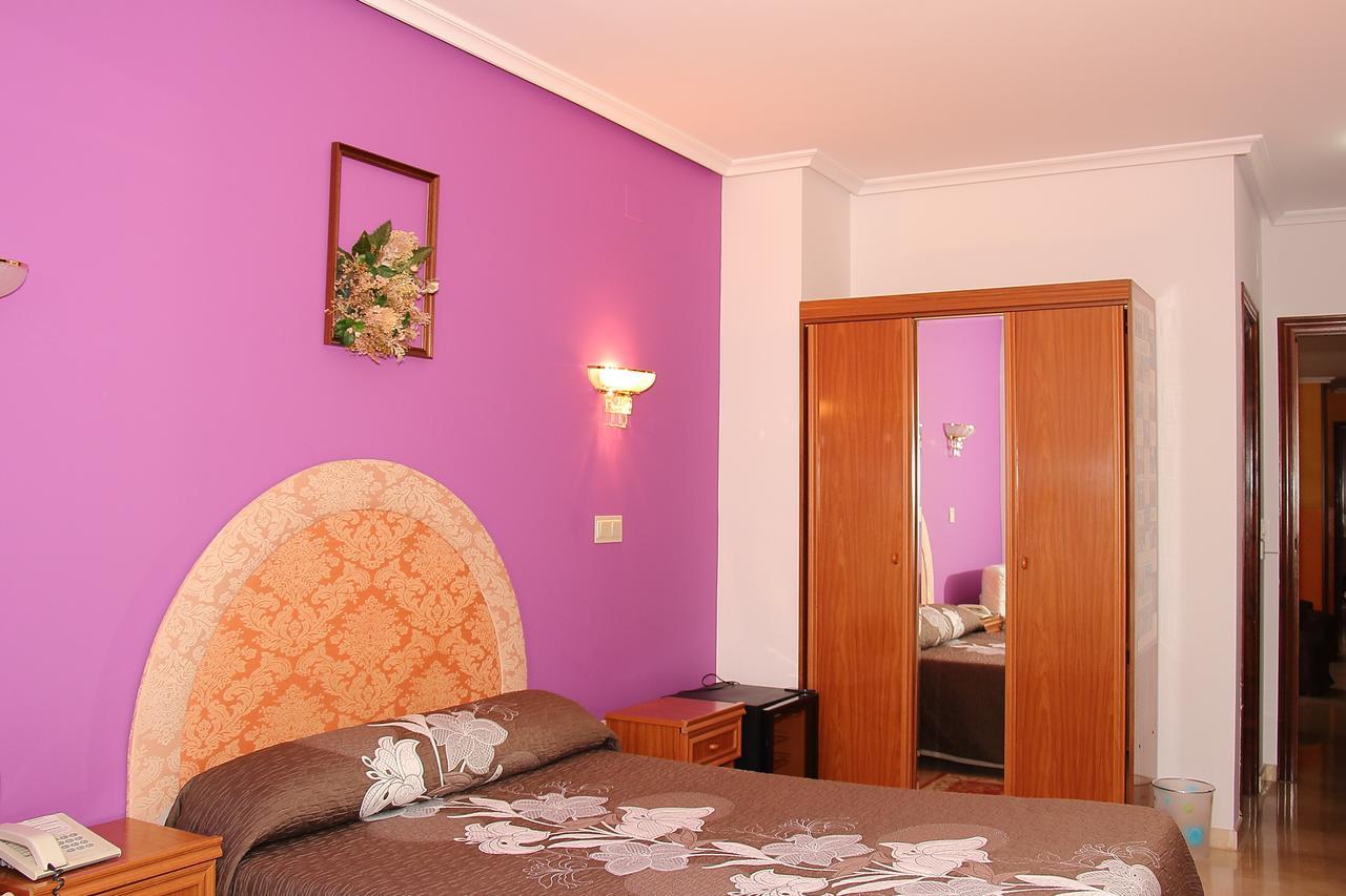 Hotel Avenida III Villadangos del Paramo Εξωτερικό φωτογραφία