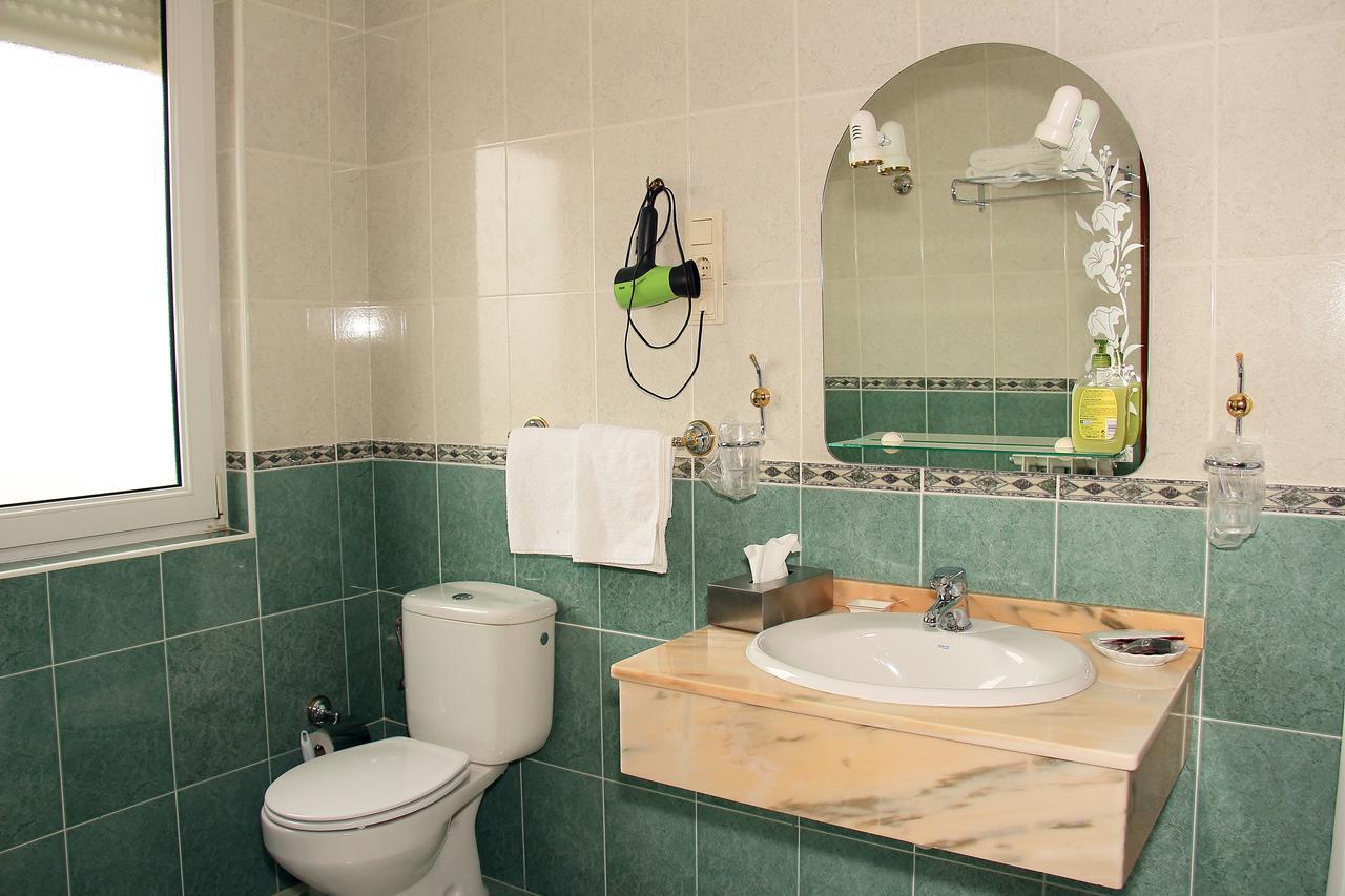 Hotel Avenida III Villadangos del Paramo Εξωτερικό φωτογραφία