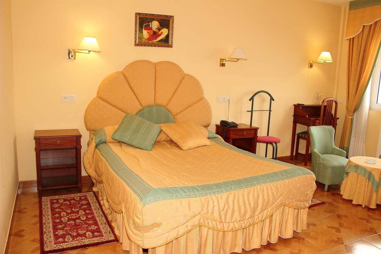Hotel Avenida III Villadangos del Paramo Εξωτερικό φωτογραφία